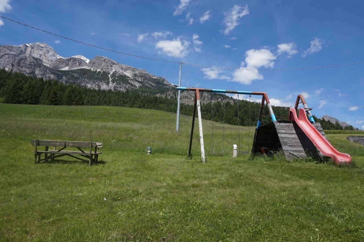 Cadin Apartment Cortina d'Ampezzo Exterior photo